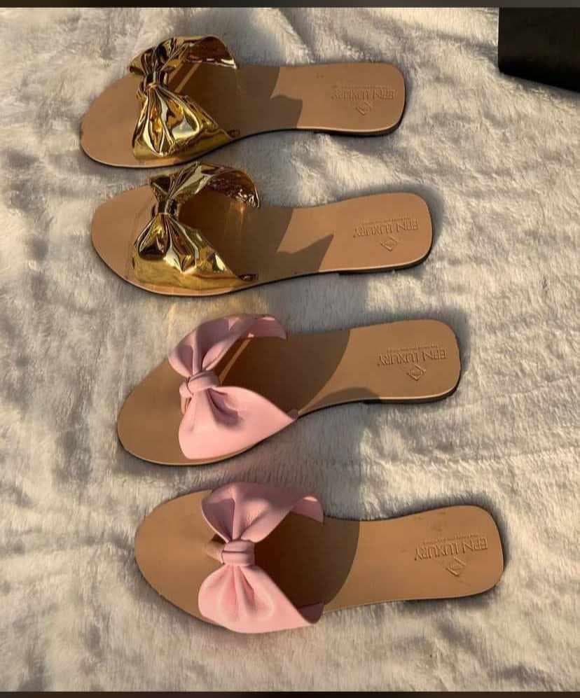 Bow ladies flat