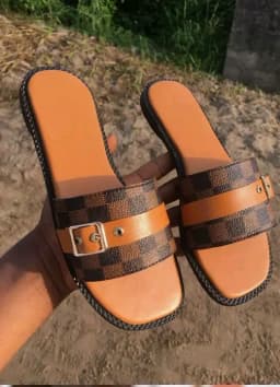 Quality multi coloured flat